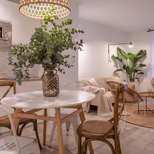 https://apartamentos-junto-a-jardines-del-triunfo.es-andalucia.com